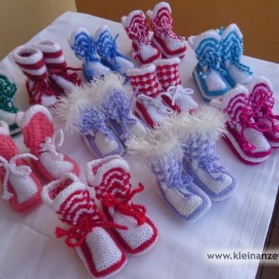 Handgestrickte Babypatschlan Babysocken aus Wolle - thumb