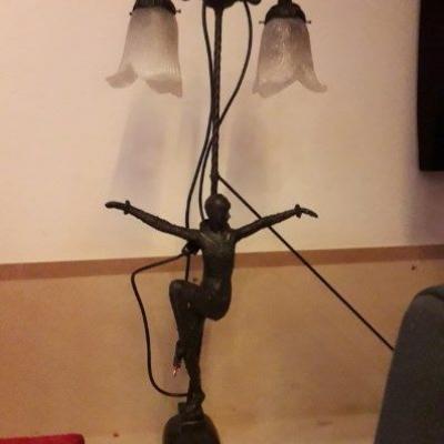 1 Lampe mit Tänzerin zu verkaufen - thumb