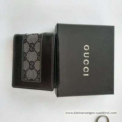 Gucci-Brieftaschen und Gucci-Anhänger - thumb