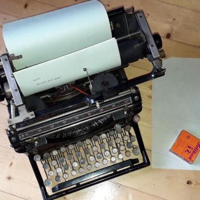 Schreibmaschine Underwood Nr. 5 - thumb