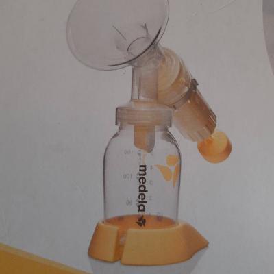 Medela Hand-Milchpumpe - thumb