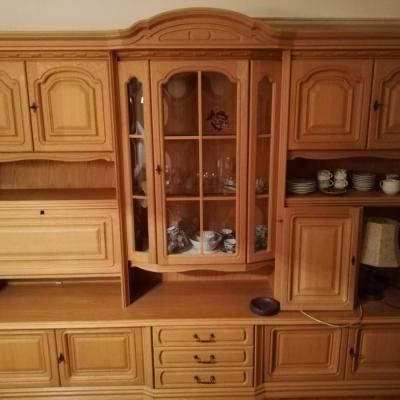 Wohnzimmerschrank aus Eiche mit Vitrine und Minibar - thumb