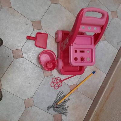 Hello Kitty Putzwagen - thumb
