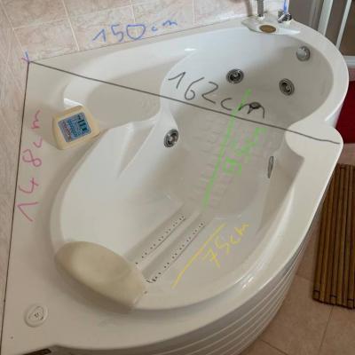 Jacuzzi Whirlpool / Badewanne - thumb