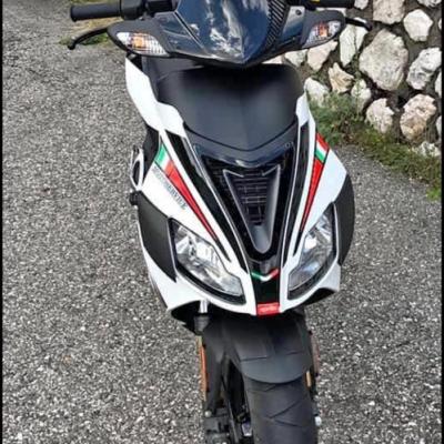 Scooter Aprilia SR 50 - thumb