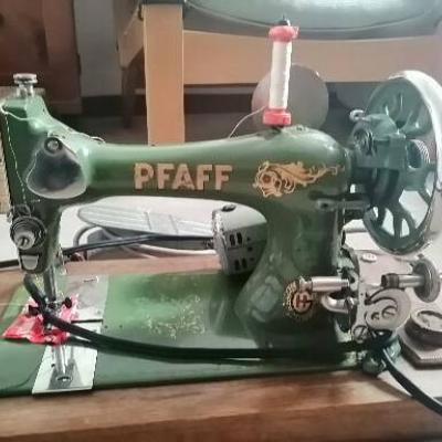 Pfaff-Nähmaschine antik mit Pedal und Deckel - thumb