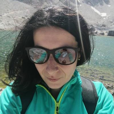 Suche Arbeit als Verkäuferin/Hilfsrezeptionistin - thumb