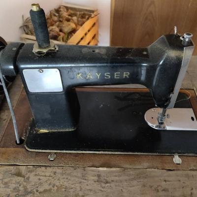 Antike Nähmaschine zu verkaufen Modell Kayser - thumb