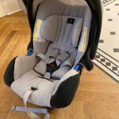 Original Mercedes Benz Britax Römer Babyschale mit automatischer Sitze - thumb