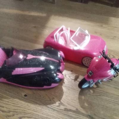 Barbie Auto und Motorrad je 10 Euro das Stück - thumb