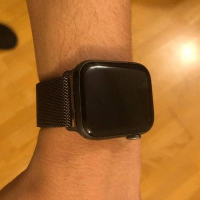 Apple Watch Series 4 - thumb