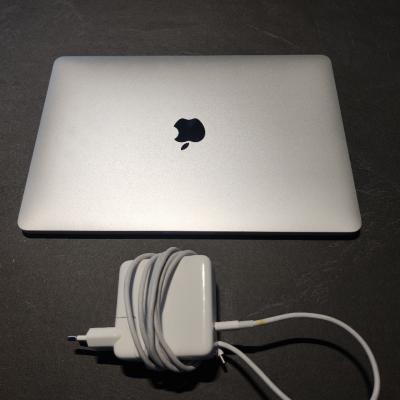 MacBook Pro (13 Zoll, 128 GB, 2017) - thumb