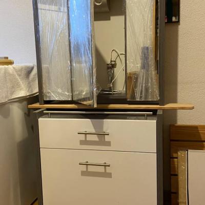Waschtischunterschrank und Spiegelschrank - thumb