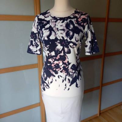 Etuikleid weiß/lila mit Blumenmuster Gr 44 (Gr 40) *WIE NEU* - thumb