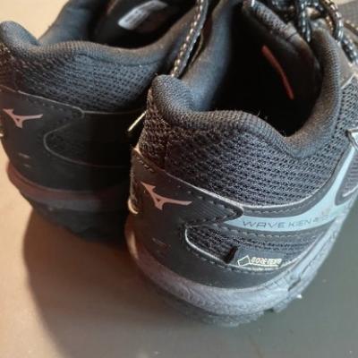 Minzuno Trail Running Schuhe schwarz 38 - thumb