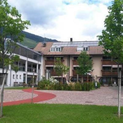 Altenheim Schloss Moos sucht Krankenpfleger*in und Sozialbetreuer/in - thumb