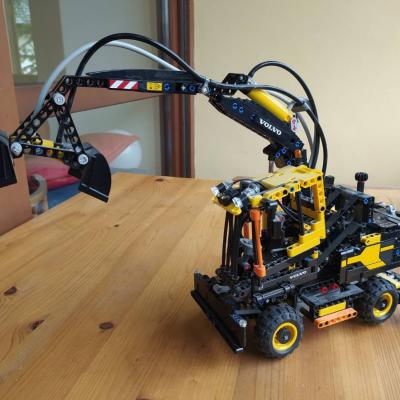 Lego Technic Volvo Bagger EW 160E inkl. Set Power Functions - thumb