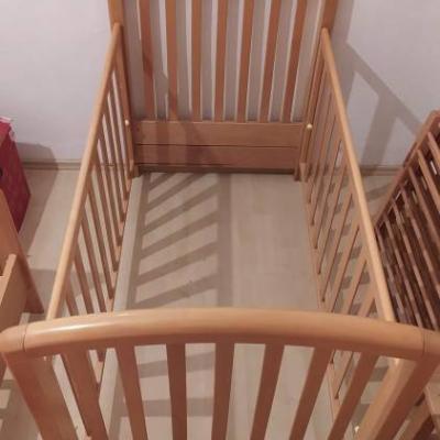 rollbares Kinderbett in Massivholz Buche - thumb
