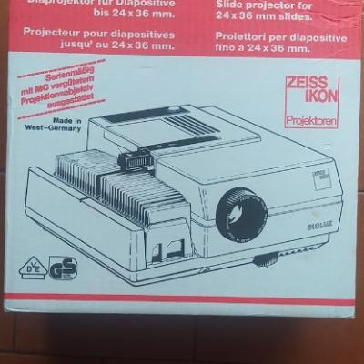 Diaprojektor ZEISS IKOLUX AF 457 - thumb