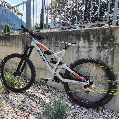 GT Enduro MTB Fully - thumb
