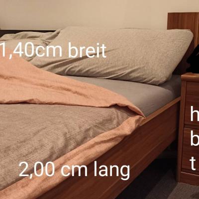 Neuwertiges Bett   1,40 cm  x 2,00 cm - thumb