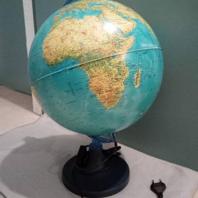Globus mit Licht - leuchtend - thumb