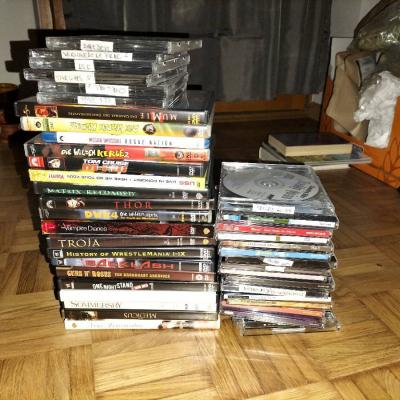 Verschiedene DVDs und CDs gegen freiwillige Spende - thumb