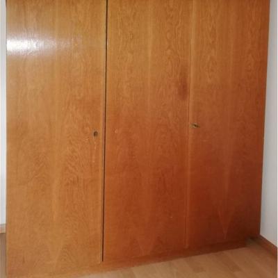 Kleiderschrank, 3-türig, Vollholz - thumb