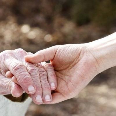 Pflegekraft - Badante - Altenpflegerin - thumb
