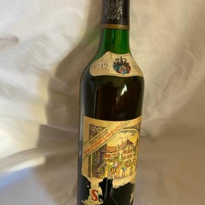 Schwanburger Schlosswein 1969 kredenzt ihrer Majestät Elisabeth II. - thumb