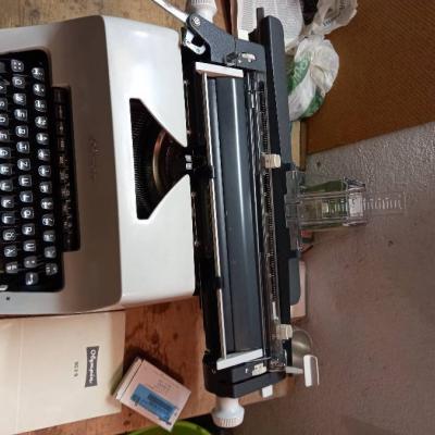 Schreibmaschine Olympia SG3S - thumb