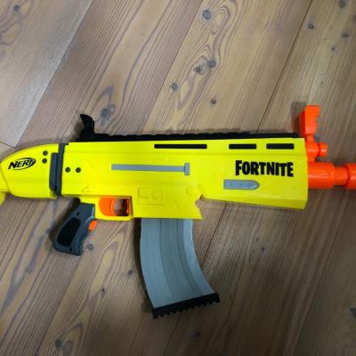 Nerf Fortnite Spielzeugpistole - thumb