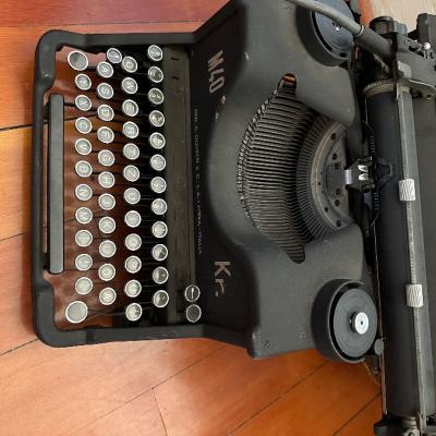 Alte Schreibmaschine - thumb