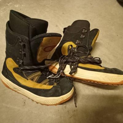 Snowboardschuhe Größe 45 - thumb