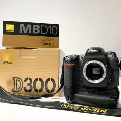 Digitale Spiegelreflexkamera Nikon D300 + Batterieteil + Objektiv - thumb