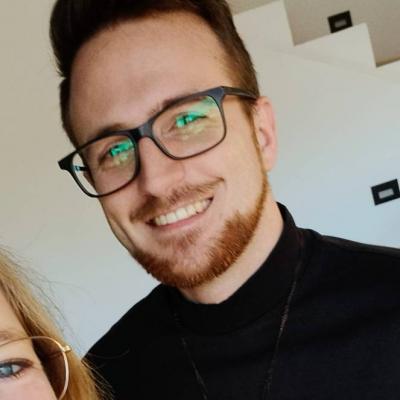 Lehrer bietet Nachhilfe und Hausaufgabenhilfe - thumb