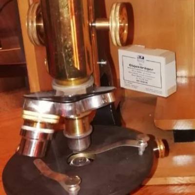 Antikes Mikroskop - thumb