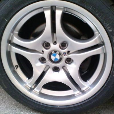 Verkaufe 2 17-Zoll Felgen BMW M-Sport - thumb
