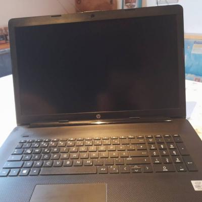 HP Laptop schwarz mit Bluetooth Mouse - thumb