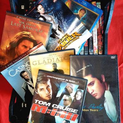Über 50 neuwertige DVDs, Blu-ray für insgesamt 20€ - thumb