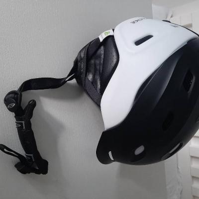 SKIHELM weiß und schwarz - thumb