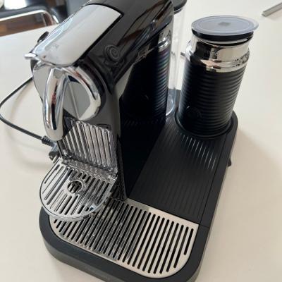 Nespressomaschine mit Milchaufschäumer - thumb