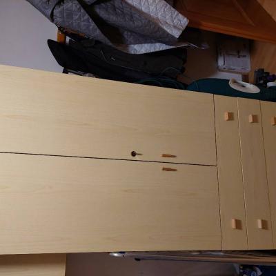 Kleiderschrank in sehr gutem Zustand - thumb