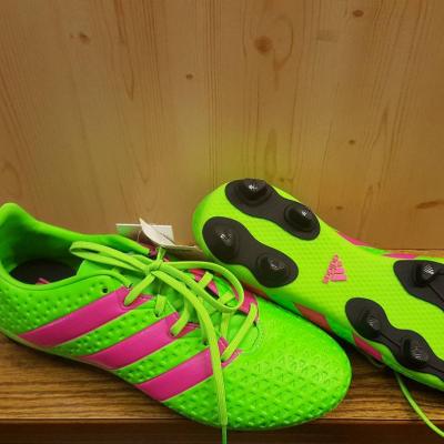 Fußball Schuhe - thumb