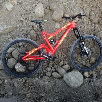 Mountainbike der  Marke Gt - thumb