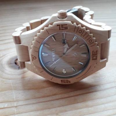 Zu verkaufen eine neue Holz Uhr - thumb