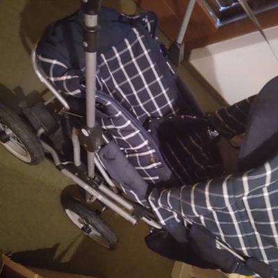Kinderwagen mit großen Rädern - thumb