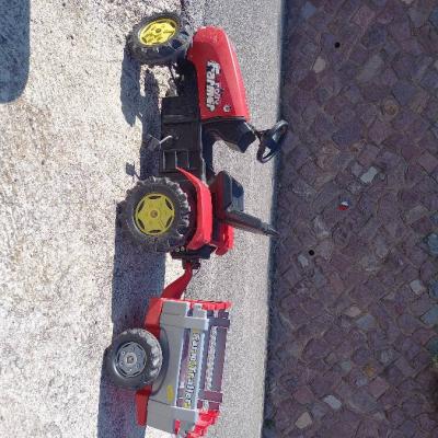 Trettraktor mit Güllefass und Anhänger - thumb
