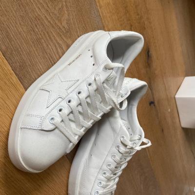 Golden Goose Sneaker - thumb