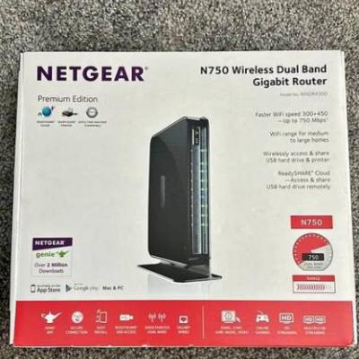 NETGEAR N750 Wireless Dual Band Gigabit DSL Modem Router - thumb